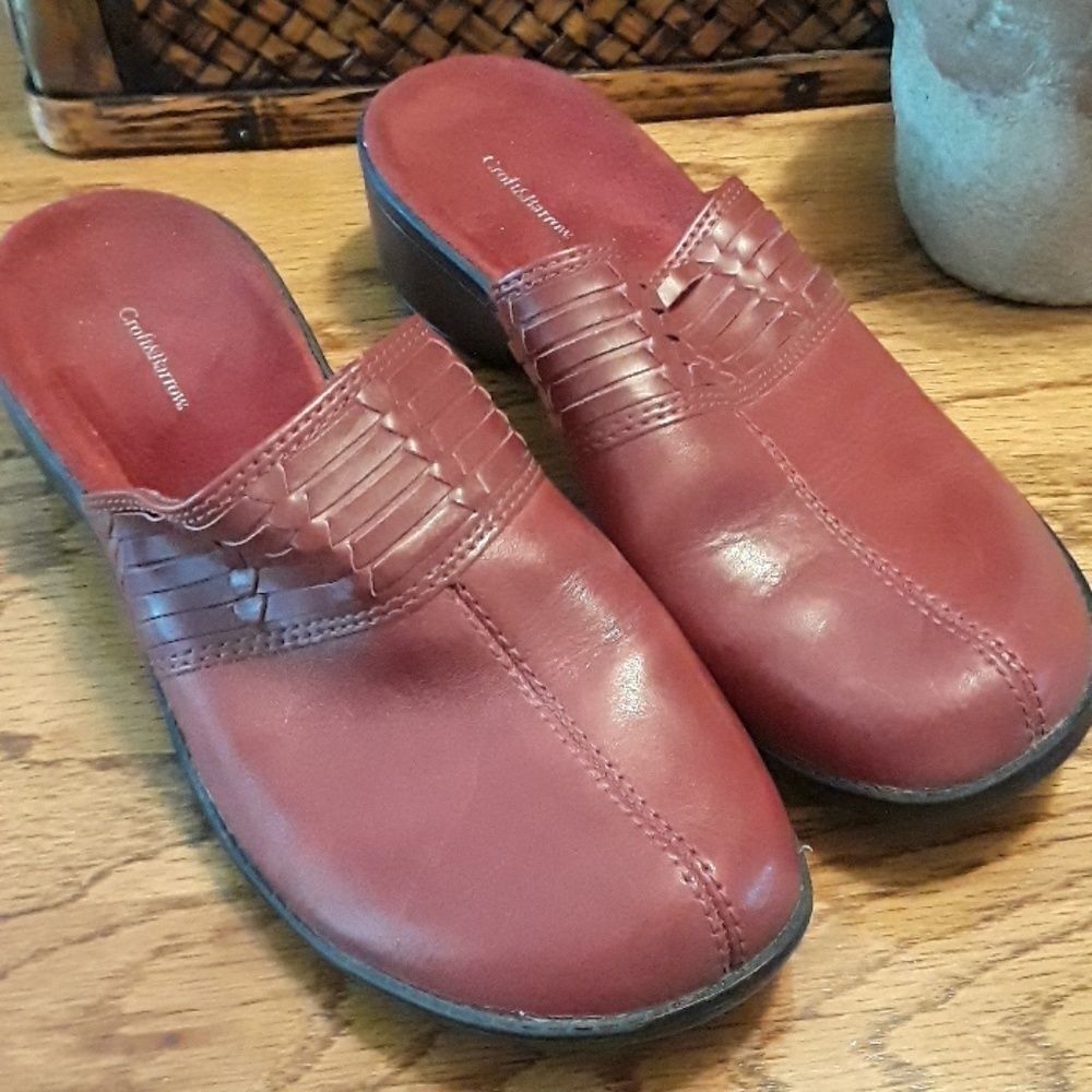 Size 8 Croft & Barrow Red Leather Clogs
